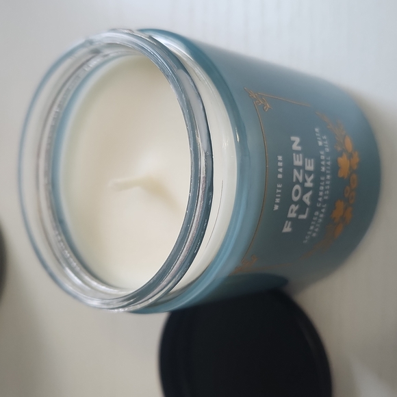 NWT Set of 2 Bath & Body Works 7 oz candles - Picture 4 of 9